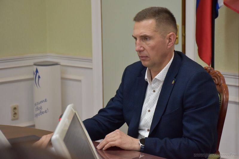 Олег Денисов провел планерку в администрации города Пензы
