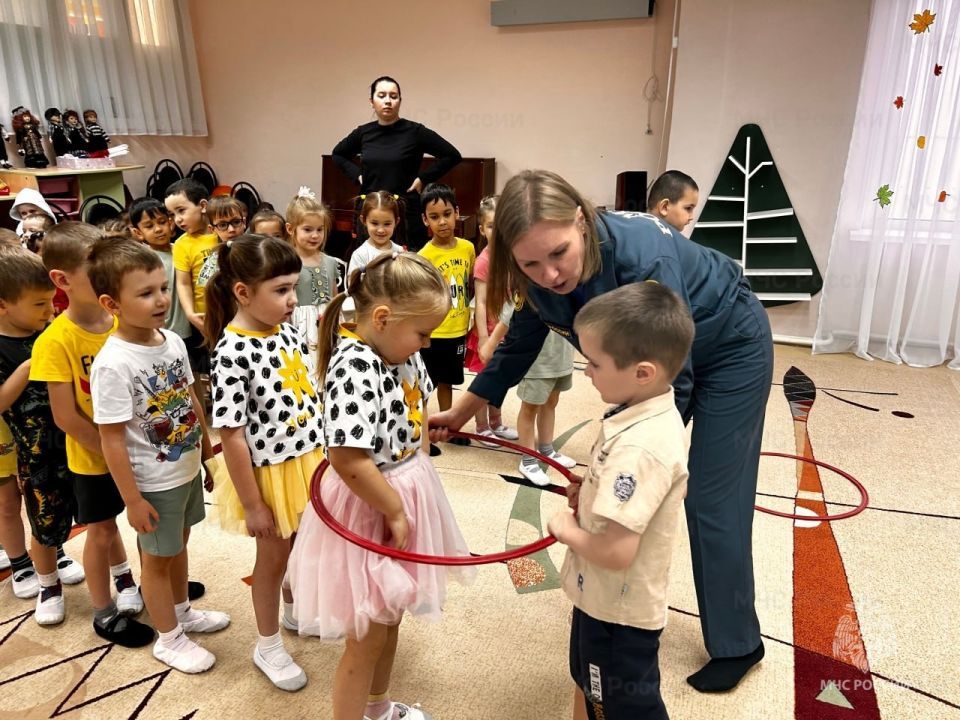 Урок безопасности для воспитанников детского сада "Росинка"