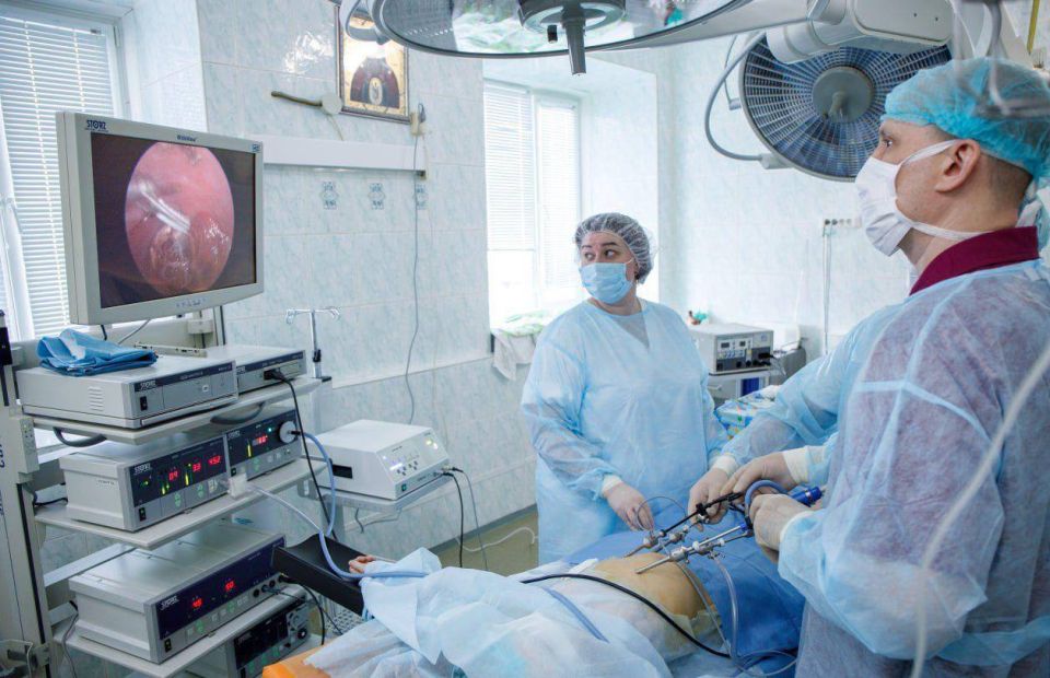 Сургутские хирурги спасли ребёнка с кишечной непроходимостью — из тонкой кишки извлекли около 300 г пищи