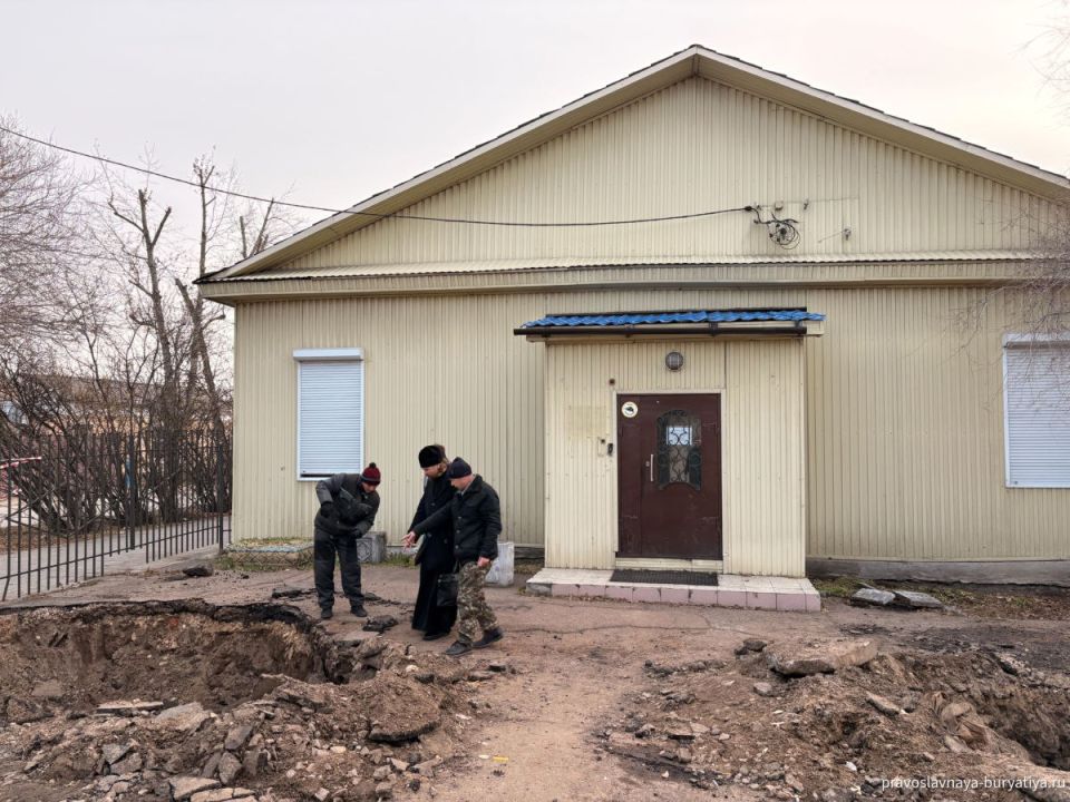 Обратились к мэру города и началось!