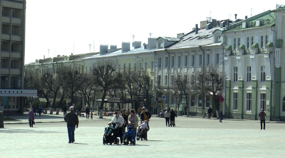 В Орловской области молодые семьи с третьим ребенком получат 300 тысяч рублей