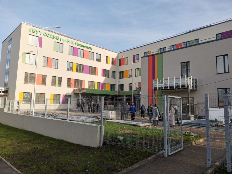 Депутаты Самарской Губернской Думы оценили ход строительства детской поликлиники в Октябрьском районе Самары