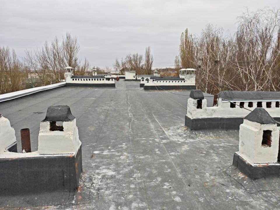 В Сердобске капитально ремонтируют крышу в жилом доме на улице Максима Горького