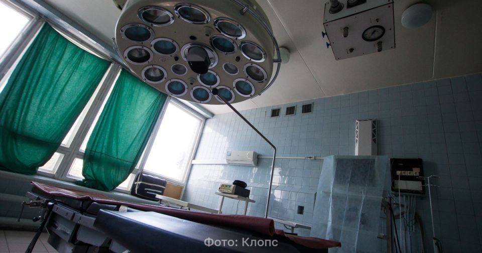 В Калининграде возбудили уголовное дело после смерти младенца, которому сломали череп во время родов