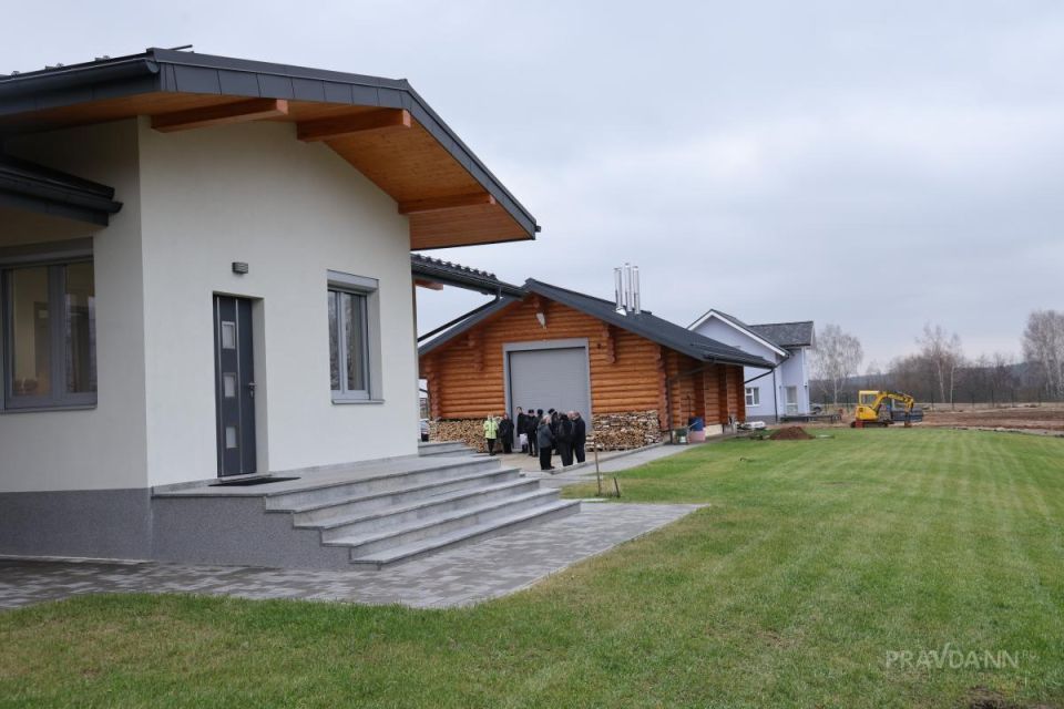 Многодетным семья хотят выплачивать миллион рублей вместо бесплатного участка