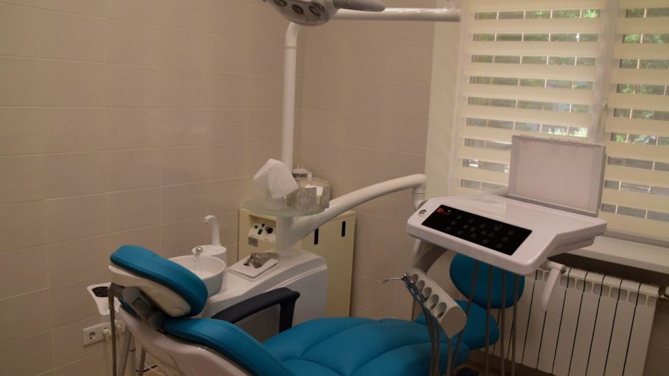 Руководителя стоматологической клиники в Челябинске обвинили в мошенничестве с маткапиатлом