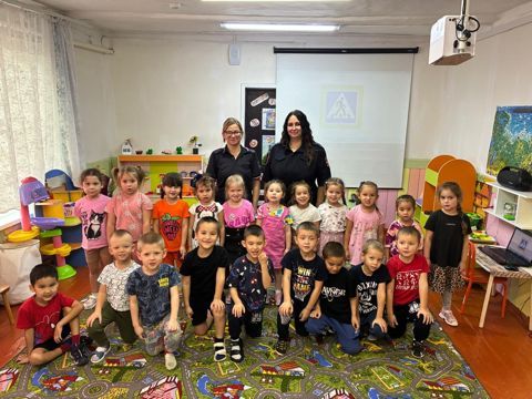 Инспекторы ГИБДД посетили детский сад «Солнышко» с. Турочак Турочакского района с целью закрепить у детей знания о правилах дорожного движения для пешеходов