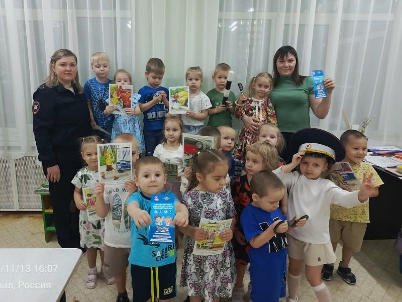 Полицейские Вуктыла провели обучающие занятие для воспитанников детского сада «Дюймовочка»