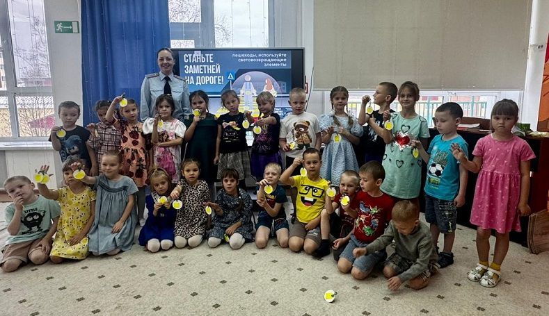 В детском саду Смирных провели мастер-класс по изготовлению световозвращающих аксессуаров
