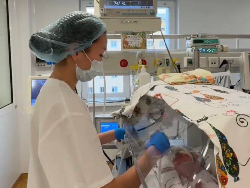 В Бурятии врачи cпасли ребенка ростом всего 35 сантиметров