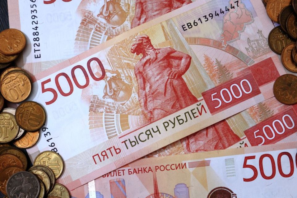 В Госдуме предложили выплачивать многодетному родителю в декрете до 100% зарплаты