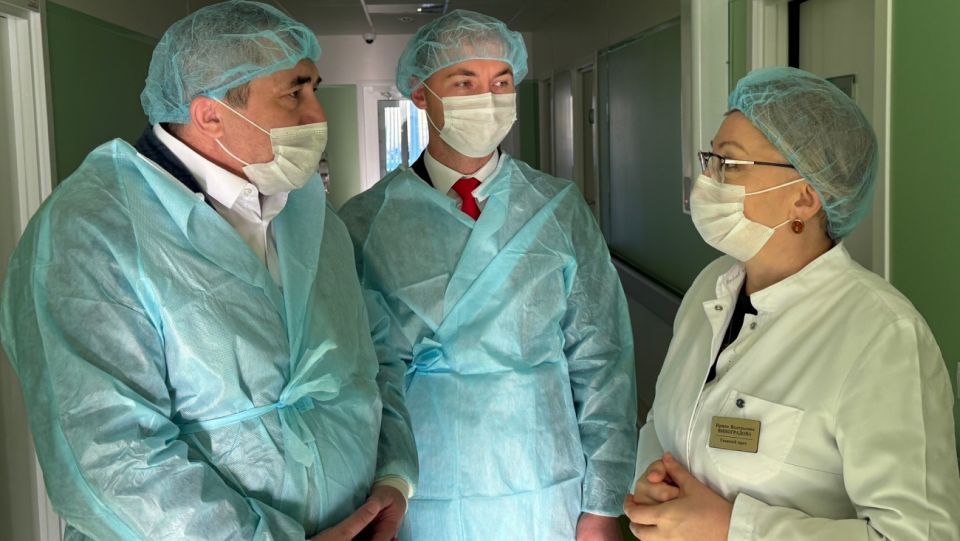 Перинатальный центр Йошкар-Олы посетили депутаты горсобрания