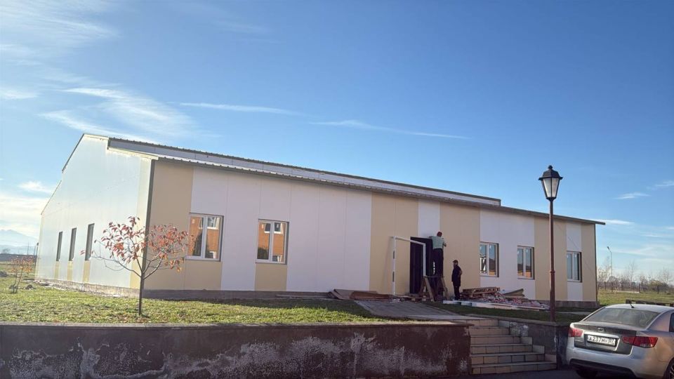 В селении Анзорей продолжается строительство здания женской консультации