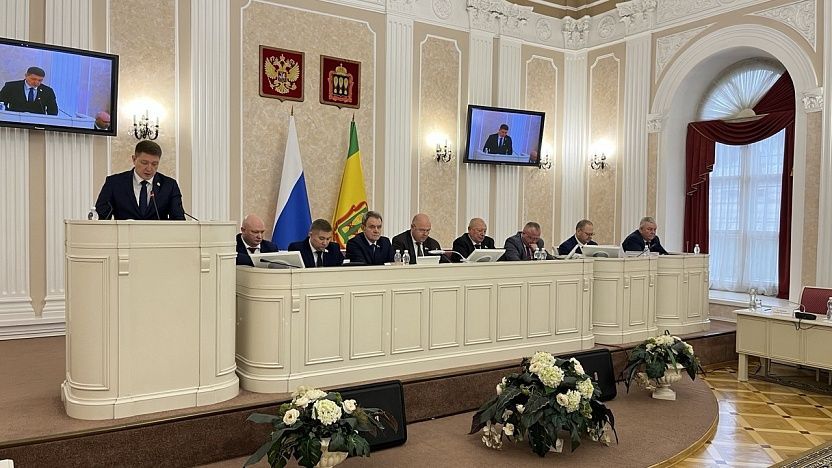 Увеличены региональные выплаты на детей-сирот