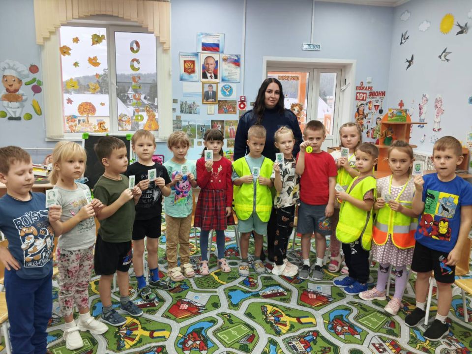 Воспитанникам детсада в Турочаке рассказали о правилах дорожного движения