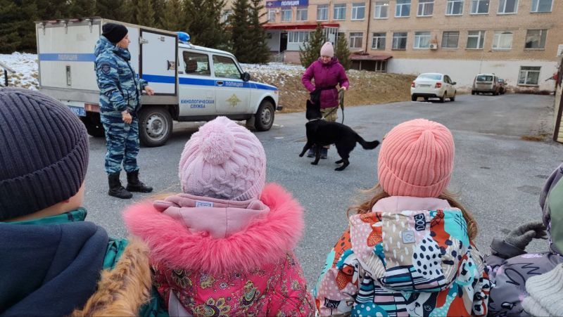 В музее златоустовской полиции провели экскурсию для дошкольников