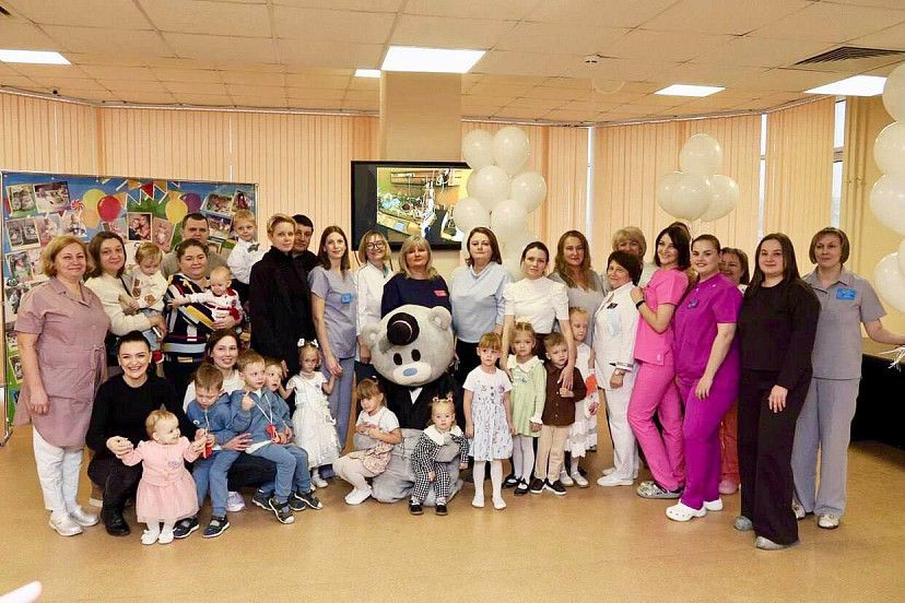 В Саратове и Энгельсе отметили День белого лепестка