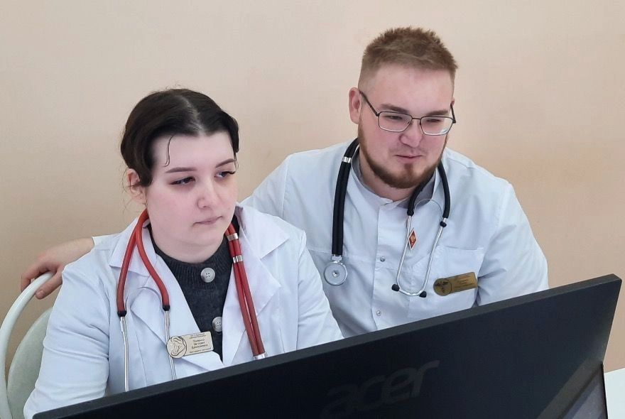 Семья врачей приехала работать в Лунино из другого региона