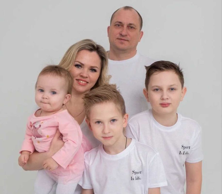 Ко Дню матери новгородский минздрав рассказывает о мамах в белых халатах