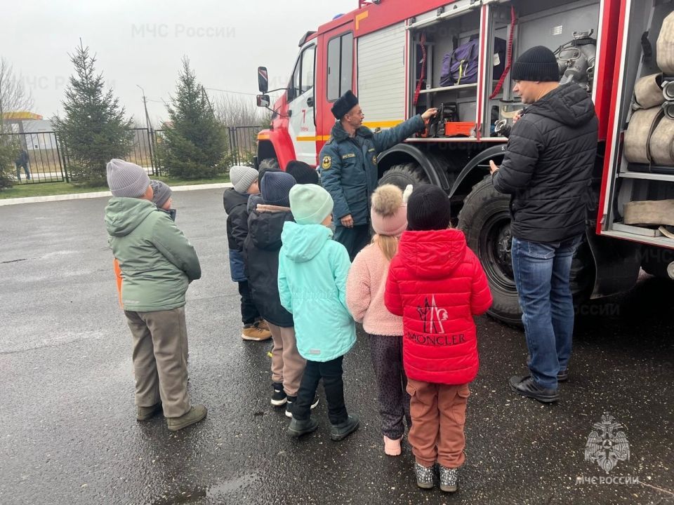 В пожарно-спасательной части – день открытых дверей для воспитанников детского сада