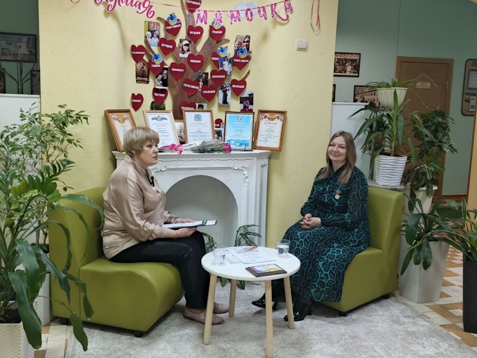 Своим опытом поделилась удостоенная нагрудным знаком «За заслуги в воспитании детей» курянка