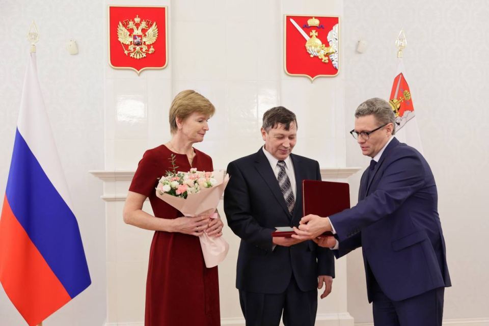Георгий Филимонов вручил государственные награды Российской Федерации шести многодетным семьям Вологодской области