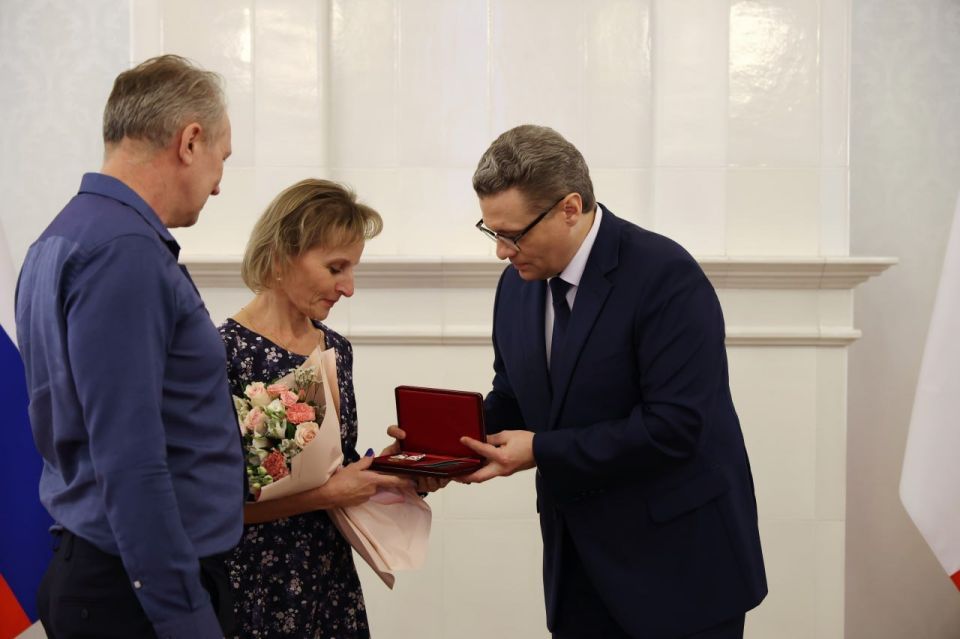 Губернатор Вологодской области вручил государственные награды многодетным семьям региона