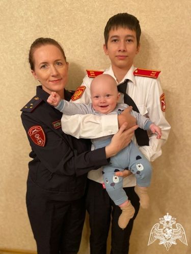 В преддверии Дня матери сотрудница вневедомственной охраны Росгвардии Коми рассказала, как совмещает службу, спорт и материнство