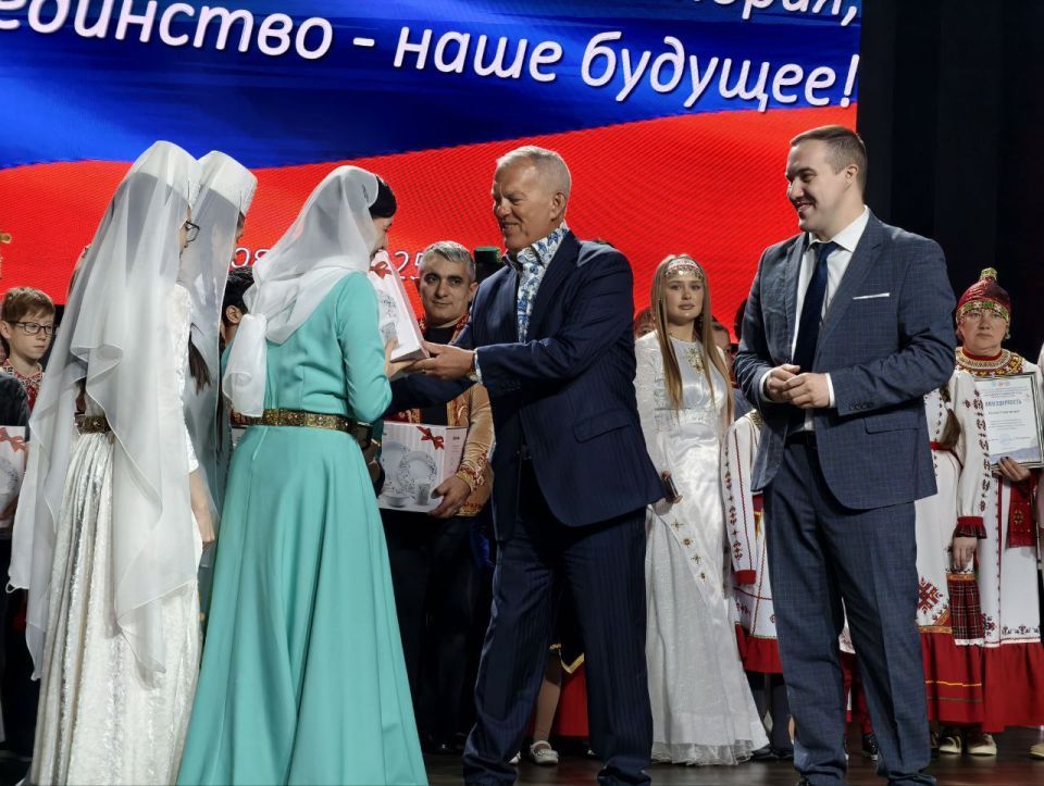 В Тюмени многодетные семьи разных национальностей познакомились с культурой друг друга