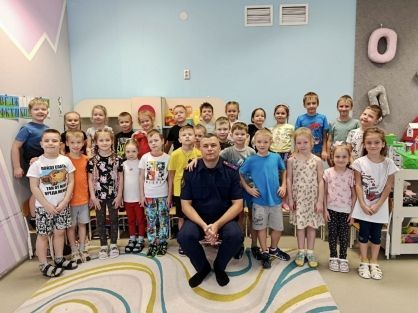 Офицер регионального ведомства провел профилактическое занятие с воспитанниками детского сада