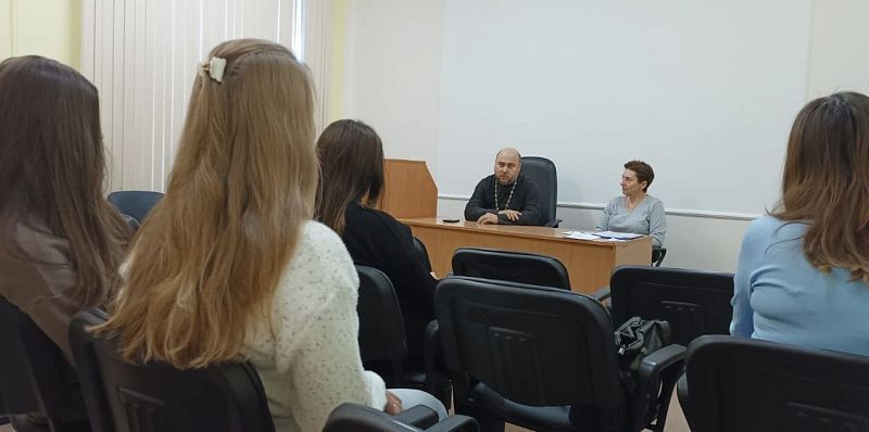 В городе корабелов прошел круглый стол, приуроченный ко Дню матери