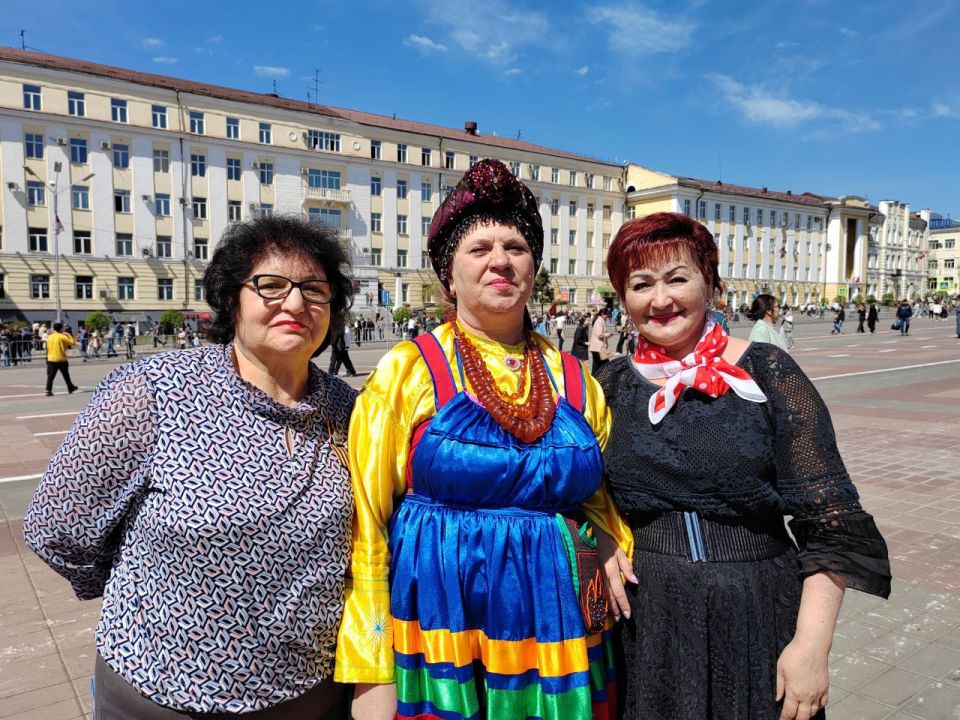 Алексей Цыденов поздравил женщин Бурятии с Днем матери