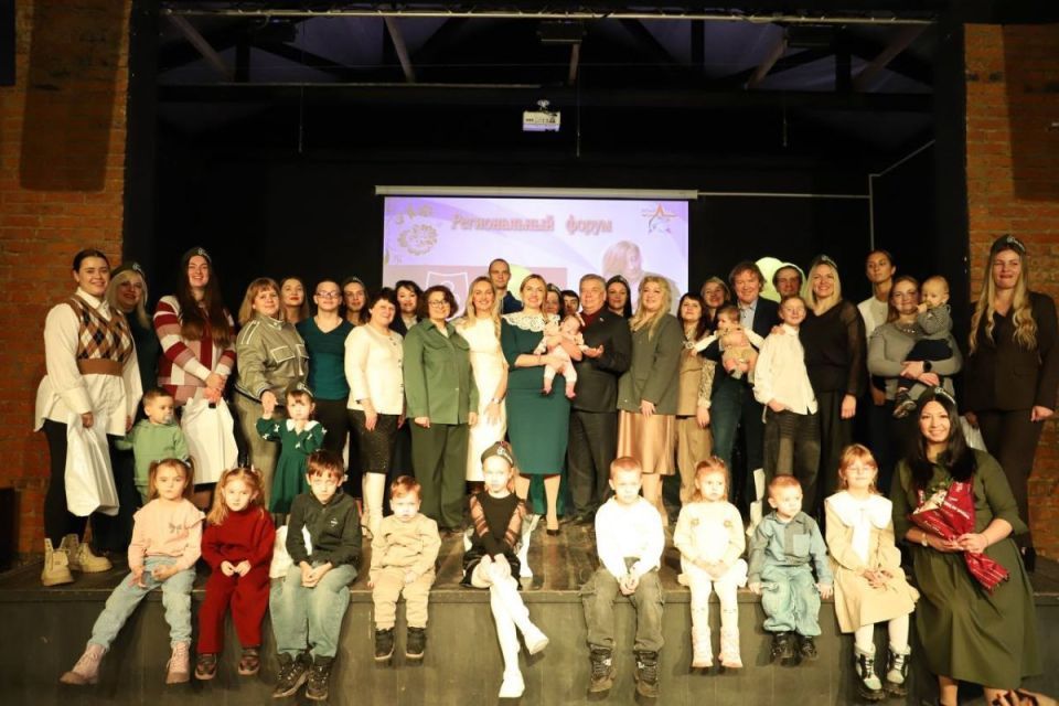 Николай Воробьев выразил признательность женам героев СВО за их вклад в общественную жизнь