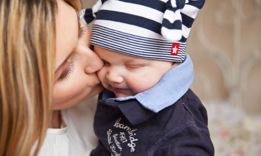 Забота как труд: в Госдуме предложили ввести «родительскую зарплату» для неработающих мам и пап