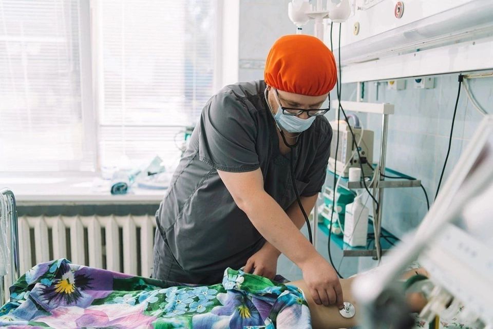 В Кировскую областную детскую больницу поступил новый аппарат для генерации оксида азота