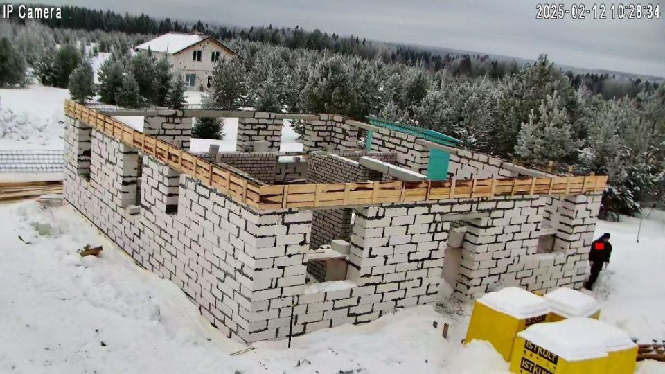 В Кирове более десяти семей с семейной ипотекой остались без домов — подрядчик взял деньги и «исчез»