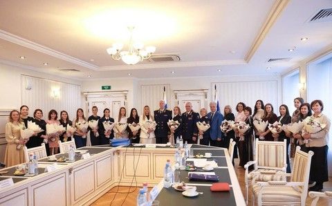 Председатель СКР встретился с многодетными семьями сотрудников ведомства