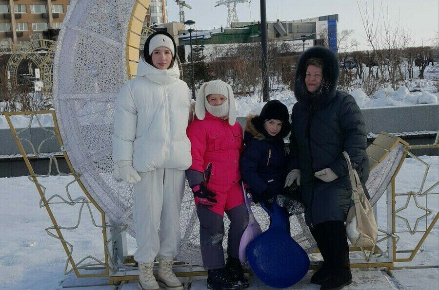 У жителей Амурской области есть возможность пригласить воспитанников детских домов, приютов и реабилитационных центров встретить самый волшебный праздник – Новый год, в кругу своей семьи