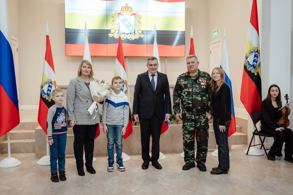 12 многодетных семей Курской области получили региональные награды