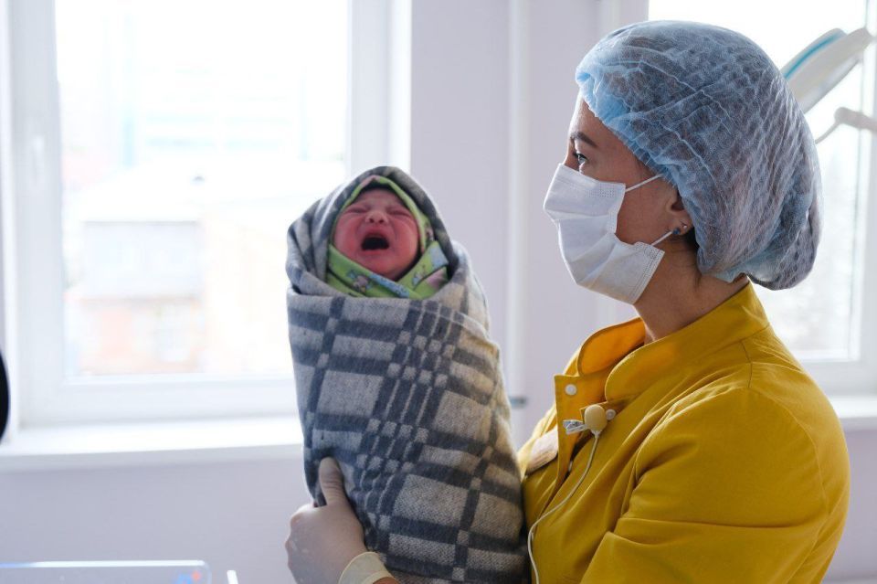 Рождаемость в Астраханской области – лучшая в ЮФО