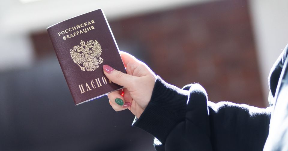 В Минцифры предложили приравнять документы на «Госуслугах» к бумажным