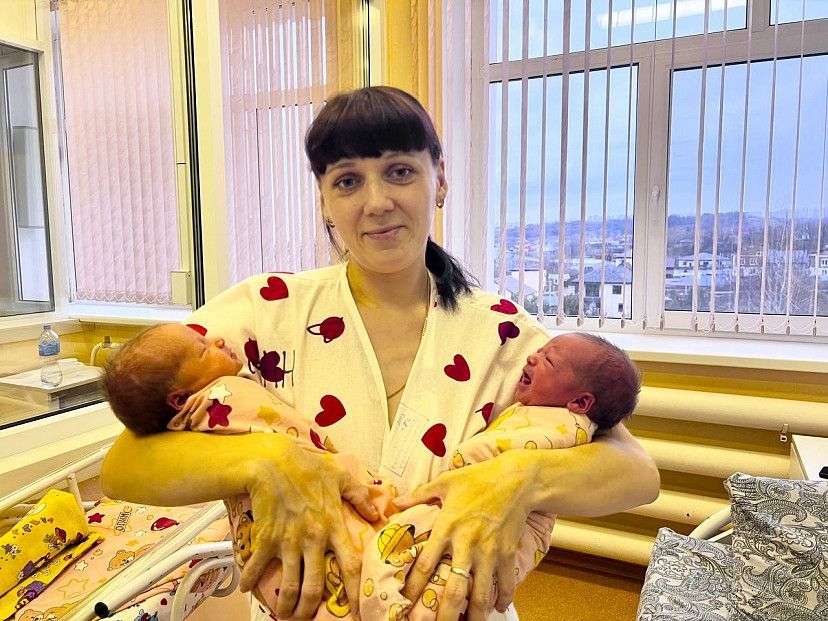 В саратовской семье после трех мальчиков родилась двойня девочек