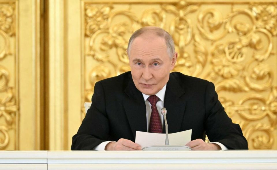 Путин: принятых мер недостаточно, рождаемость продолжает снижаться