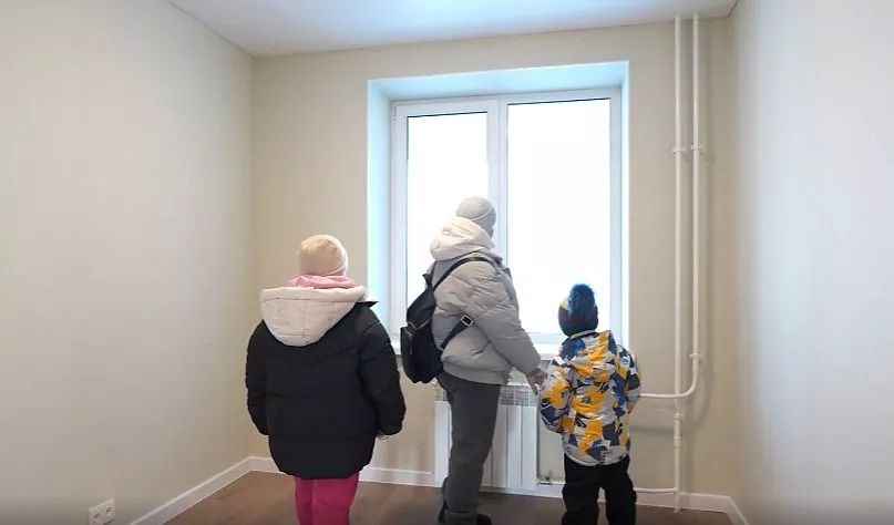 Пространство для счастья: благовещенская многодетная семья получит новую квартиру в «арендном» доме
