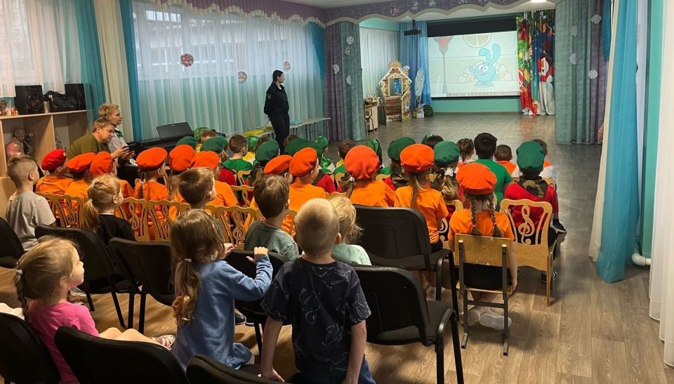 В Орле дошкольники стали участниками профилактического мероприятия по безопасности дорожного движения