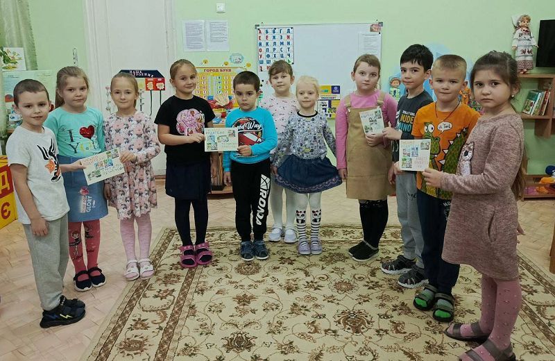 Белгородские автоинспекторы совместно с воспитанниками дошкольный учреждений организовали профилактическую акцию для водителей