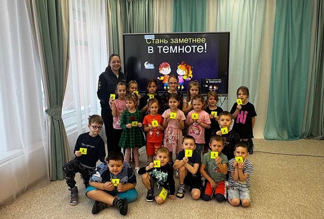 В Смирных воспитанникам детского сада напомнили о соблюдении ПДД в зимний период