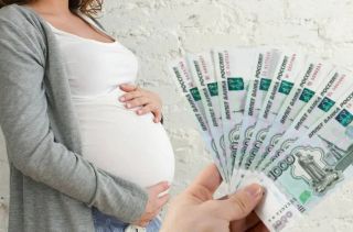 На Камчатке первые студентки-очницы получили выплаты по беременности и родам от СФР