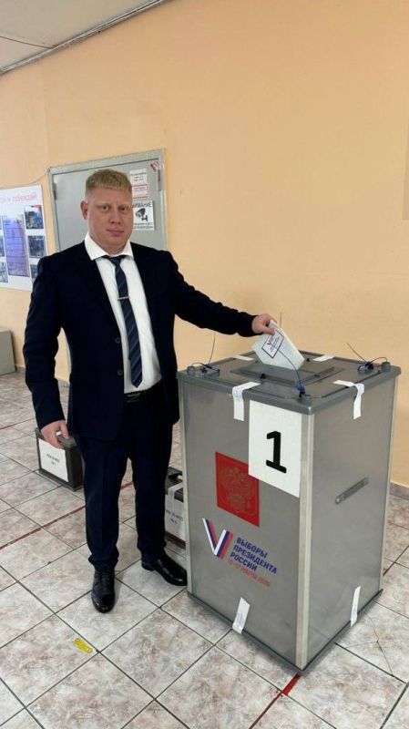 Единоросс из Тольятти, чья жена рожала в Чили, отказался дать комментарий