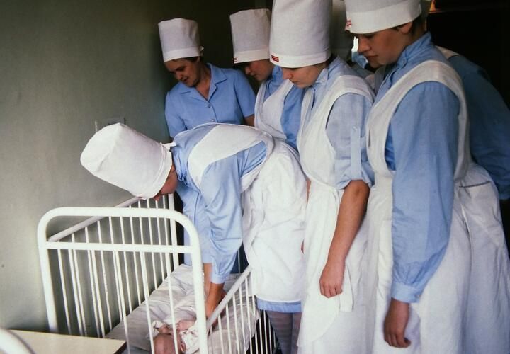 «За интернет-пропаганду домашних родов пора начать штрафовать»: в ГД бьют тревогу